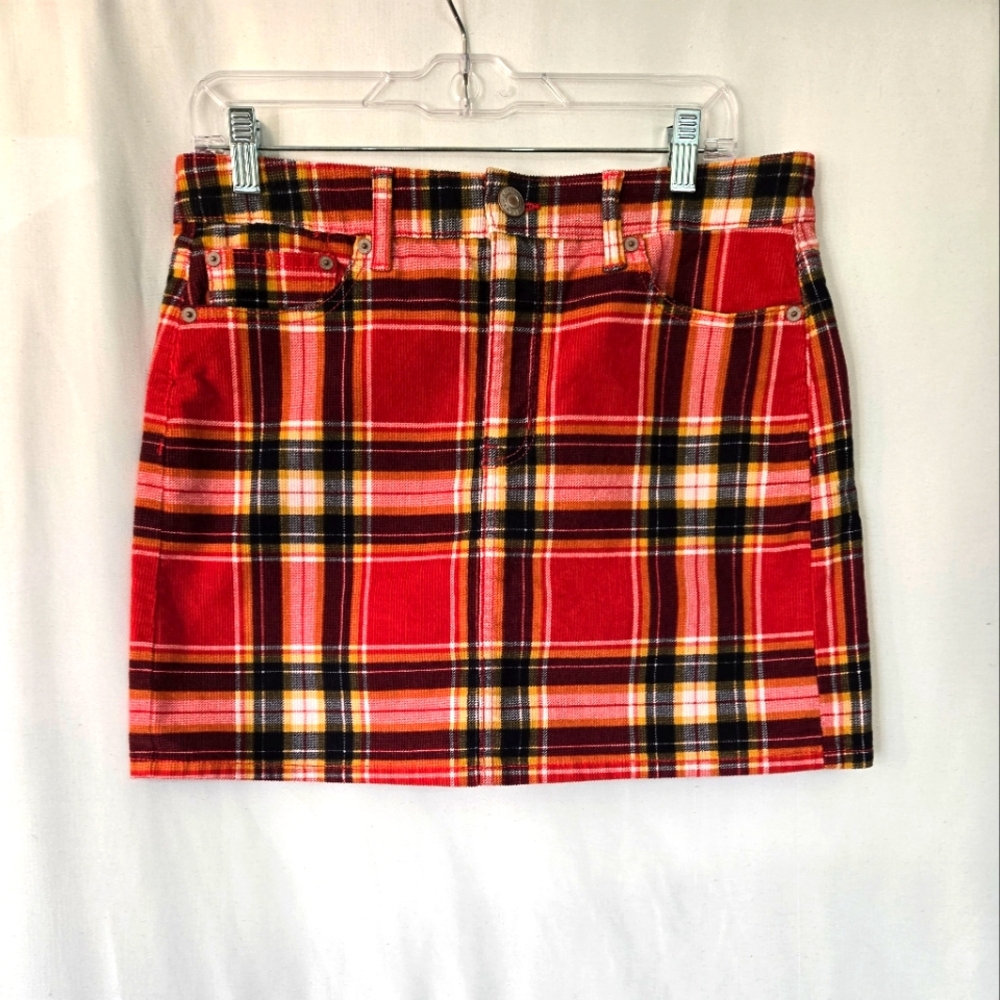 American Eagle Red Corduroy Plaid Fall Short Skirt. Size 8